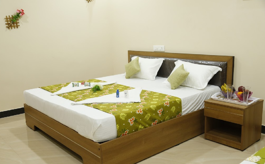 Hotel Amirtham Inn | Standard AC Room